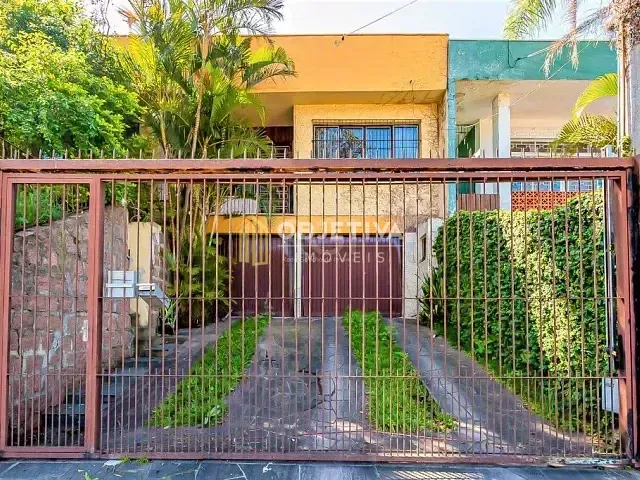 Casa com 320m² 3 quartos e 2 banheiros, à venda, no bairro Partenon em Porto Alegre