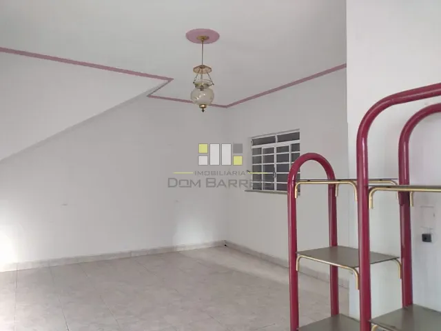 Casa com 250m² 3 quartos e 3 banheiros, para alugar, no bairro Centro em Sumaré