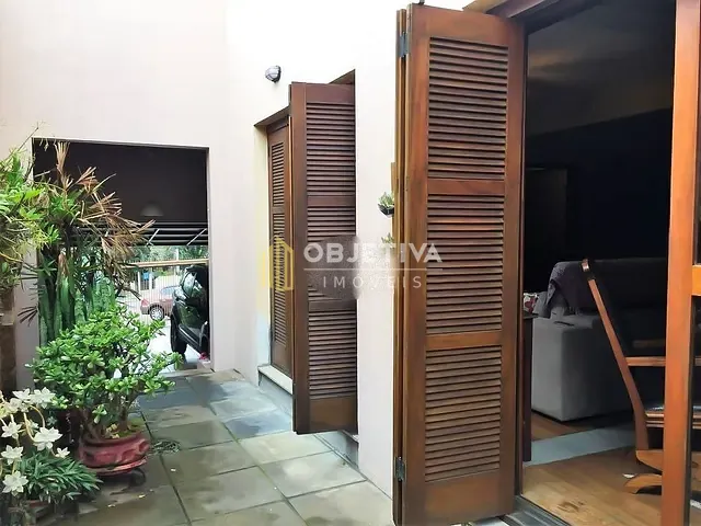 Casa com 445m² 3 quartos e 4 banheiros, à venda, no bairro Bom Jesus em Porto Alegre