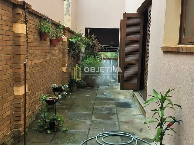 Casa com 445m² 3 quartos e 4 banheiros, à venda, no bairro Bom Jesus em Porto Alegre