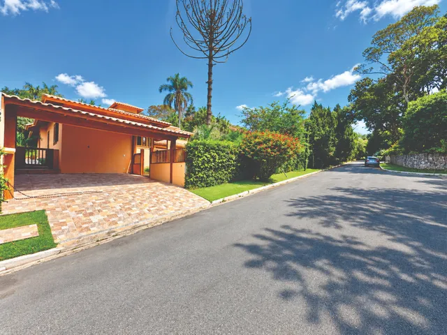 Casa com 750m² 3 quartos e 5 banheiros, à venda, no bairro Vila de São Fernando em Cotia