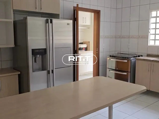 Casa com 300m² 4 quartos e 4 banheiros, à venda, no bairro Parque das Flores em Campinas