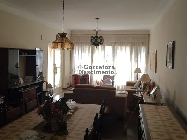Casa com 300m² 4 quartos e 2 banheiros, à venda, no bairro Centro em Jacareí