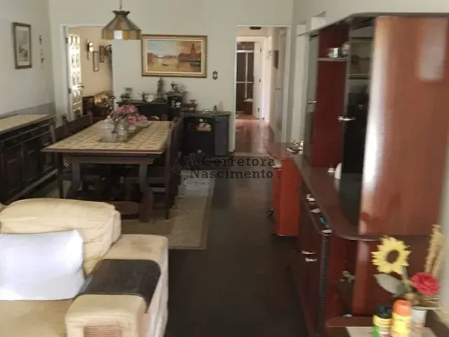 Casa com 300m² 4 quartos e 2 banheiros, à venda, no bairro Centro em Jacareí