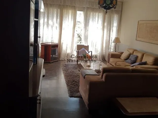 Casa com 300m² 4 quartos e 2 banheiros, à venda, no bairro Centro em Jacareí