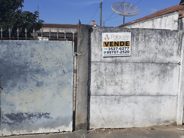 Casa com 260m² 1 quarto e 1 banheiro, à venda, no bairro Parque São Domingos em Pindamonhangaba