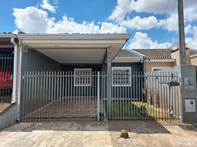 Venda - Casa com 3 quartos (sendo 1 suíte), 1 vaga, Churrasqueira, Quintal Amplo, Cará-Cará.