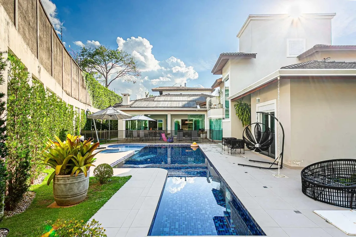 Casa no condomínio Morada das Flores para venda e locação com 4 quartos, sendo 4 suítes, 577m²
