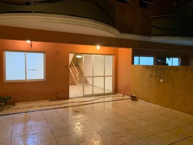 Casa com 200m² 3 quartos e 3 banheiros, para alugar, no bairro Pinus Park em Cotia