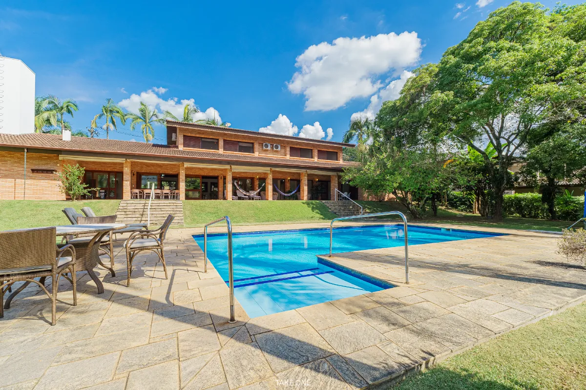 Casa no condomínio Helvetia Country para venda com 5 quartos, sendo 5 suítes, 755m²