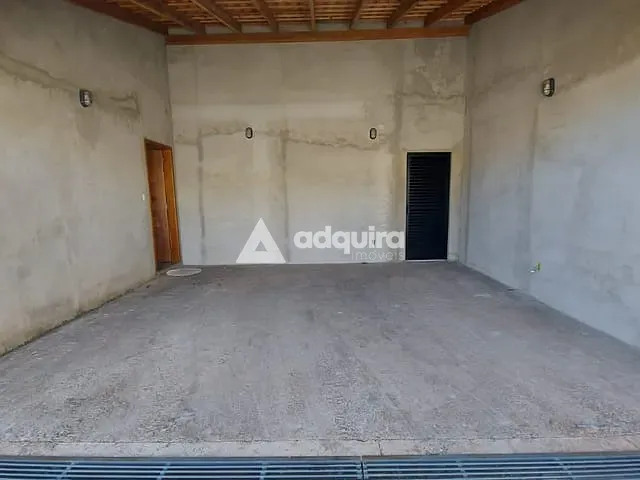 Casa com 490m² 3 quartos e 3 banheiros, à venda, no bairro Uvaranas em Ponta Grossa