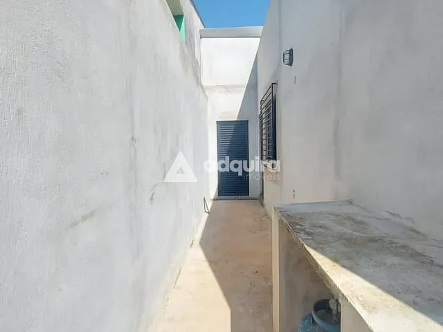 Casa com 490m² 3 quartos e 3 banheiros, à venda, no bairro Uvaranas em Ponta Grossa
