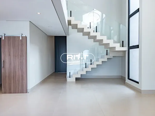 Casa com 400m² 4 quartos e 6 banheiros, à venda, no bairro Nações em Valinhos