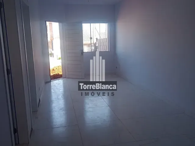 Casa 2 quartos e 1 banheiro, à venda, no bairro Uvaranas em Ponta Grossa
