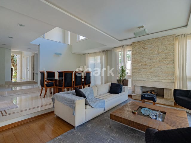Casa com 452m² 4 quartos e 6 banheiros, à venda, no bairro Alphaville em Santana de Parnaíba