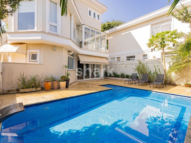 Casa com 452m² 4 quartos e 6 banheiros, à venda, no bairro Alphaville em Santana de Parnaíba