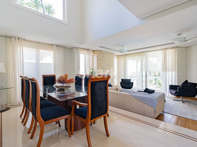 Casa com 452m² 4 quartos e 6 banheiros, à venda, no bairro Alphaville em Santana de Parnaíba