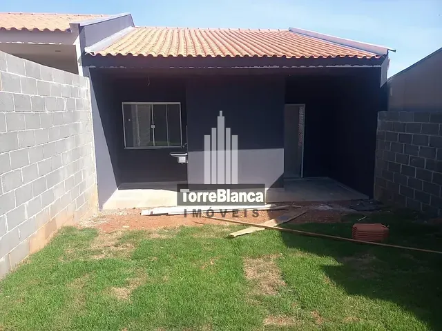 Casa 2 quartos e 1 banheiro, à venda, no bairro Uvaranas em Ponta Grossa