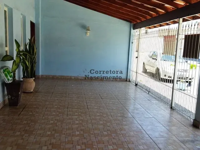Casa com 250m² 2 quartos e 2 banheiros, à venda, no bairro Jardim das Indústrias em Jacareí