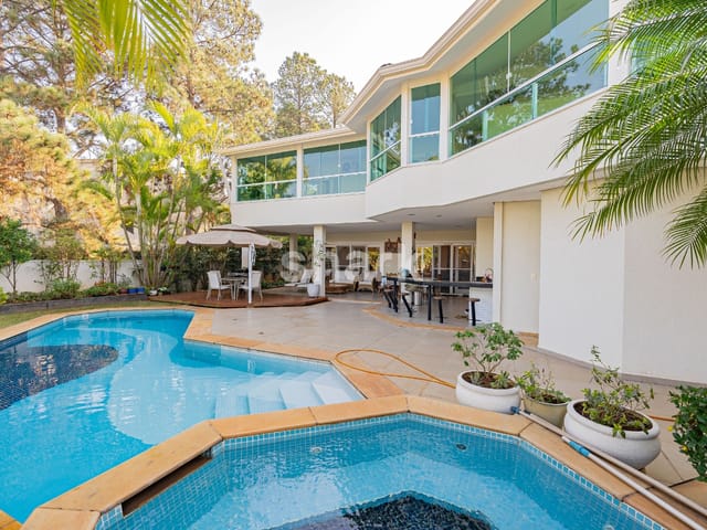 Casa com 649m² 4 quartos e 6 banheiros, à venda, no bairro Alphaville em Santana de Parnaíba