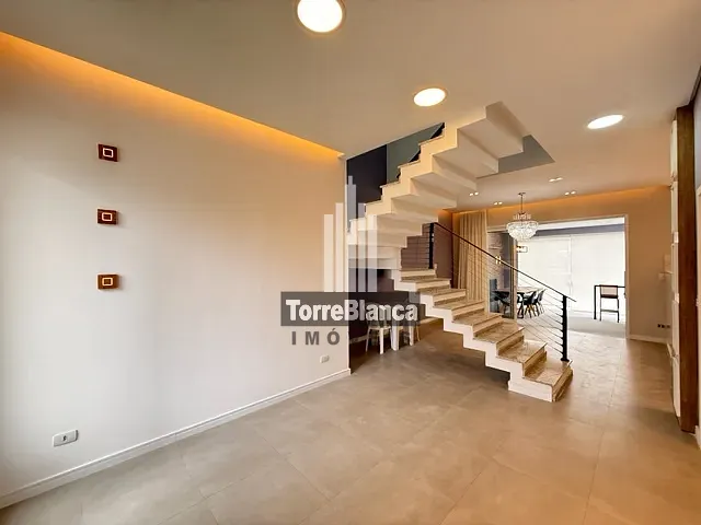 Casa com 303m² 3 quartos e 3 banheiros, à venda, no bairro Colônia Dona Luíza em Ponta Grossa