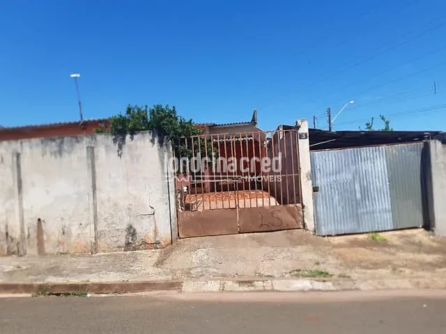 Casa com 458m², à venda, no bairro Conjunto Habitacional Alexandre Urbanas em Londrina