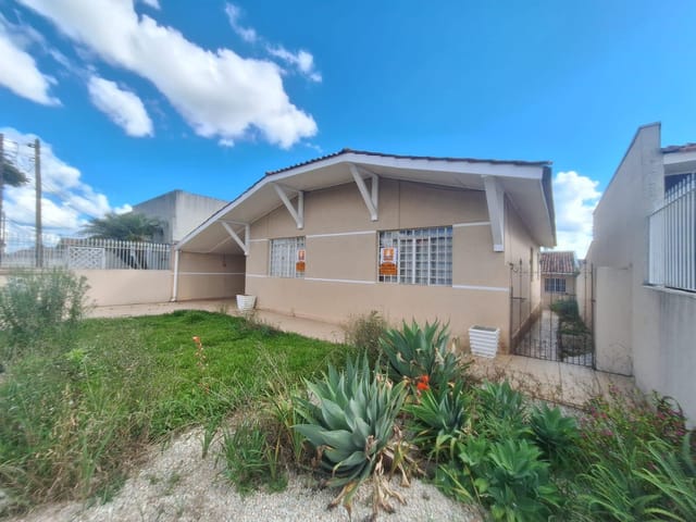 Locação - Casa com Edícula, 3 quartos sendo 1 suíte, 1 vaga, Churrasqueira, 180 m², Estrela.