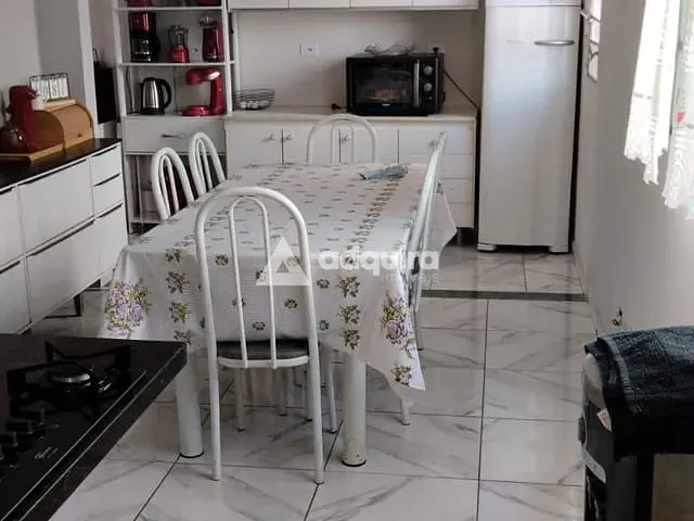 Casa com 290m² 3 quartos e 1 banheiro, à venda, no bairro Uvaranas em Ponta Grossa