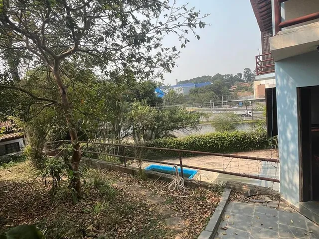 Casa com 371m² 6 quartos e 5 banheiros, para alugar, no bairro Granja Viana em Cotia