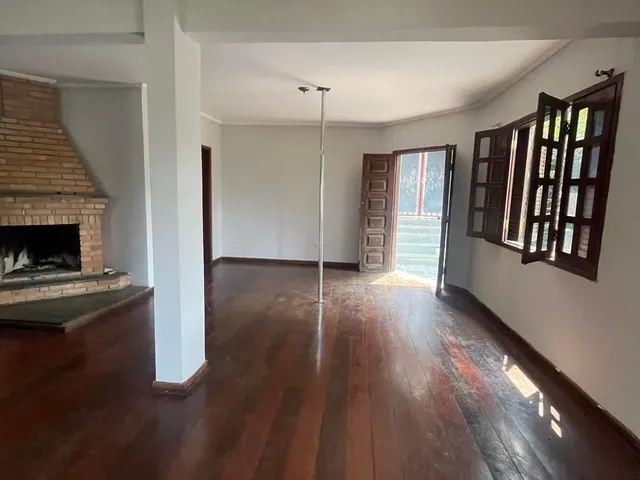 Casa com 371m² 6 quartos e 5 banheiros, para alugar, no bairro Granja Viana em Cotia
