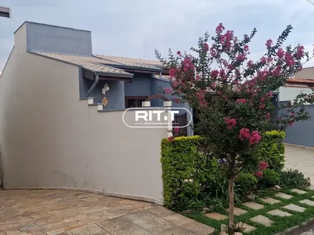 Casa com 250m² 3 quartos e 5 banheiros, para alugar, no bairro Roncáglia em Valinhos