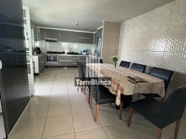 Casa com 288m² 3 quartos e 2 banheiros, à venda, no bairro Uvaranas em Ponta Grossa
