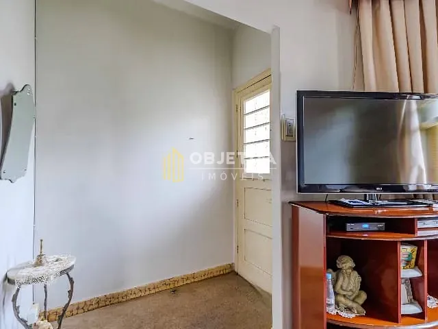 Casa 3 quartos e 2 banheiros, à venda, no bairro Azenha em Porto Alegre
