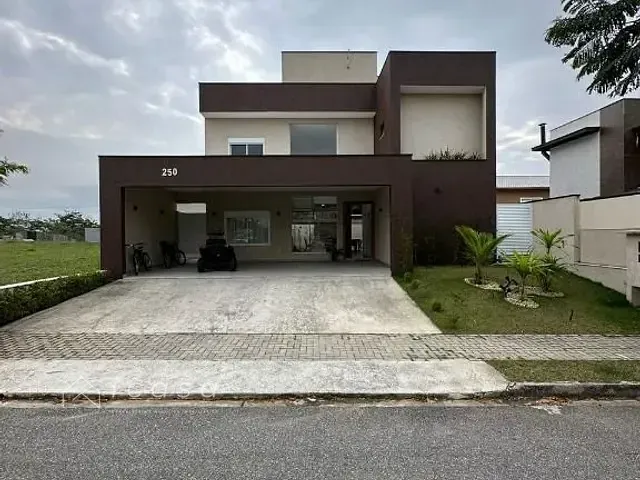 Casa com 350m² 4 quartos e 6 banheiros, à venda, no bairro Residencial Ouro Ville em Taubaté