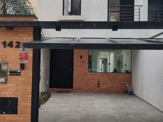 Casa com 180m² 3 quartos e 3 banheiros, à venda, no bairro Esplanada Independência em Taubaté