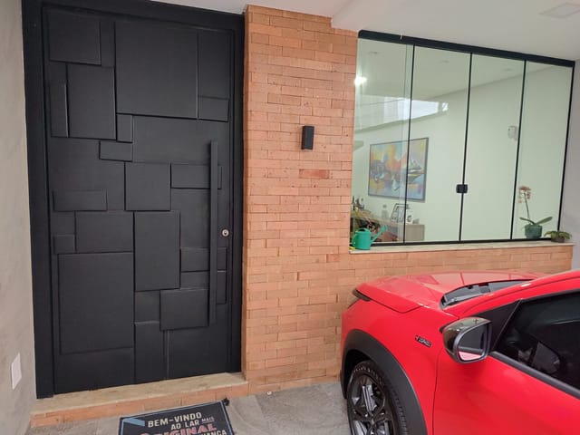 Casa com 180m² 3 quartos e 3 banheiros, à venda, no bairro Esplanada Independência em Taubaté