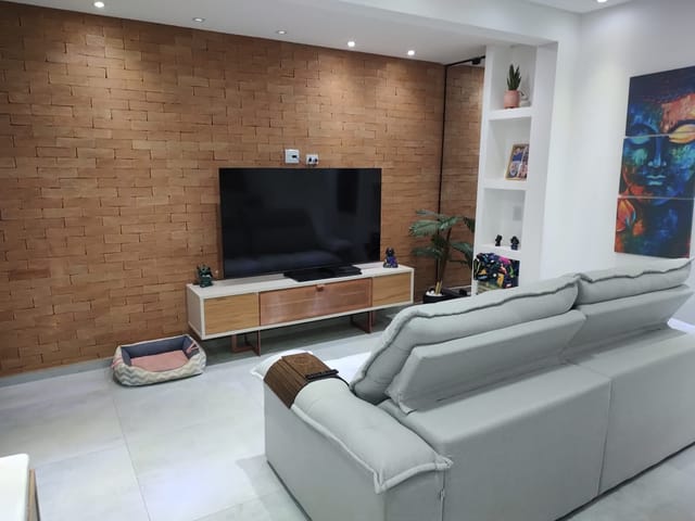 Casa com 180m² 3 quartos e 3 banheiros, à venda, no bairro Esplanada Independência em Taubaté