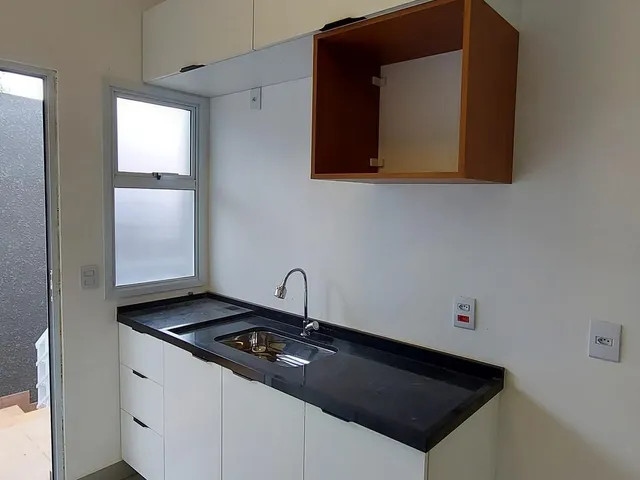 Casa com 30m² 1 quarto e 1 banheiro, para alugar, no bairro Vila Santo Antônio em Cotia