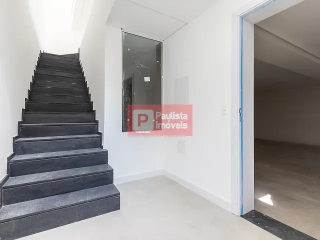 Casa 4 quartos e 5 banheiros, à venda, no bairro Jardim Cordeiro em São Paulo