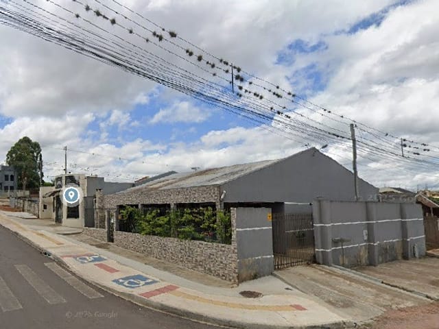 Venda e Locação - Casa Mobiliada com 3 quartos, 2 vagas, Churrasqueira, Santa Bárbara, Cará-Cará.