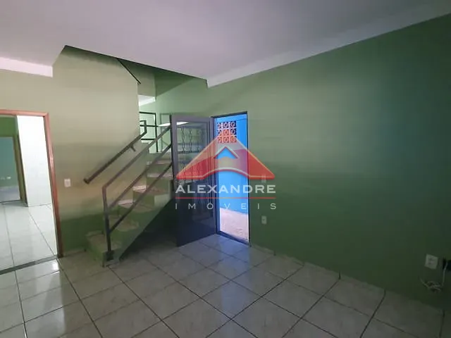 Casa com 125m² 4 quartos e 2 banheiros, à venda, no bairro Residencial Armando Moreira Righi em São José dos Campos