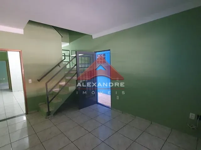 Casa com 125m² 4 quartos e 2 banheiros, à venda, no bairro Residencial Armando Moreira Righi em São José dos Campos