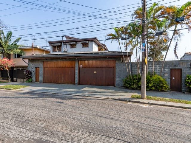 Casa com 270m² 5 quartos e 6 banheiros, à venda, no bairro Jardim Bonfiglioli em São Paulo