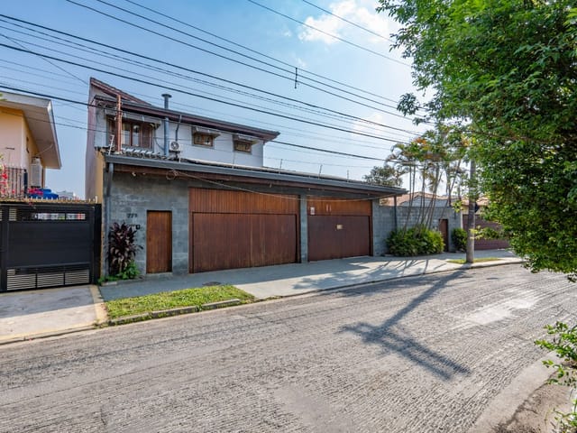 Casa com 270m² 5 quartos e 6 banheiros, à venda, no bairro Jardim Bonfiglioli em São Paulo