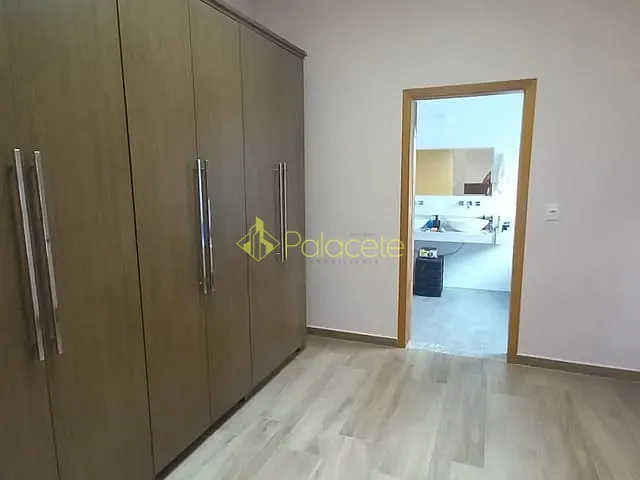 Casa com 381m² 4 quartos e 2 banheiros, à venda, no bairro Jardim Independência em Taubaté