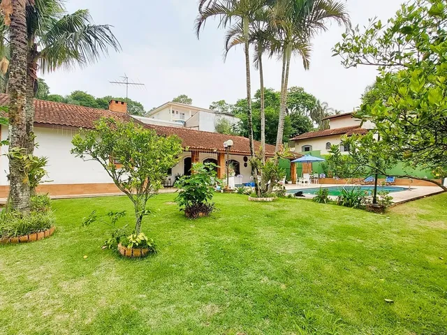 Casa com 370m² 3 quartos e 3 banheiros, para alugar, no bairro Parque São Paulo em Cotia