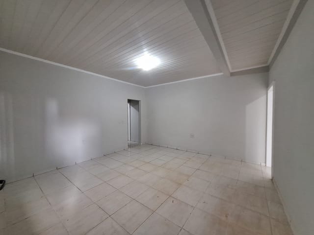 Locação - Casa com 2 quartos, 1 banheiro, 60 m², Cará-cará.