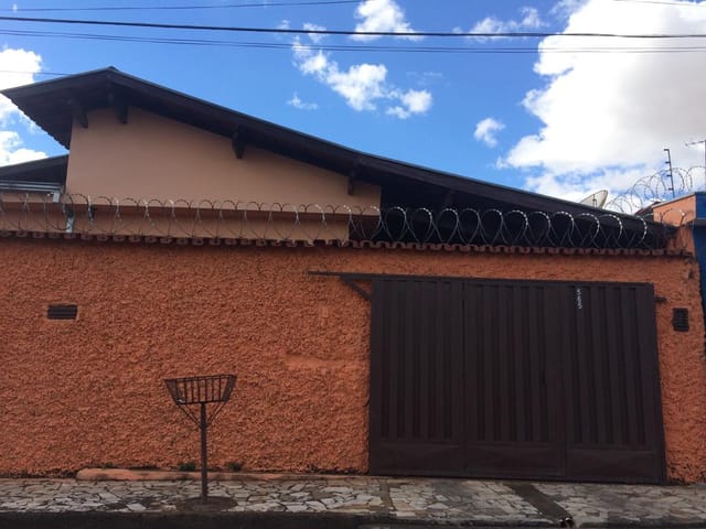 Foto do Casa - Casa com 3 dormitórios à venda, 149 m² por R$ 280.000,00 - Conjunto Costa Telles I - Uberaba/MG | ZUCATO IMOBILIARIA LTDA