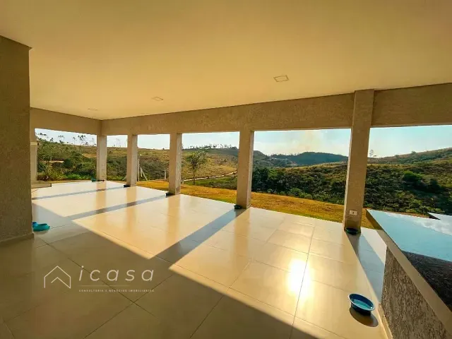Casa com 2600m² 4 quartos e 3 banheiros, à venda, no bairro Bandeira Branca em Jacareí
