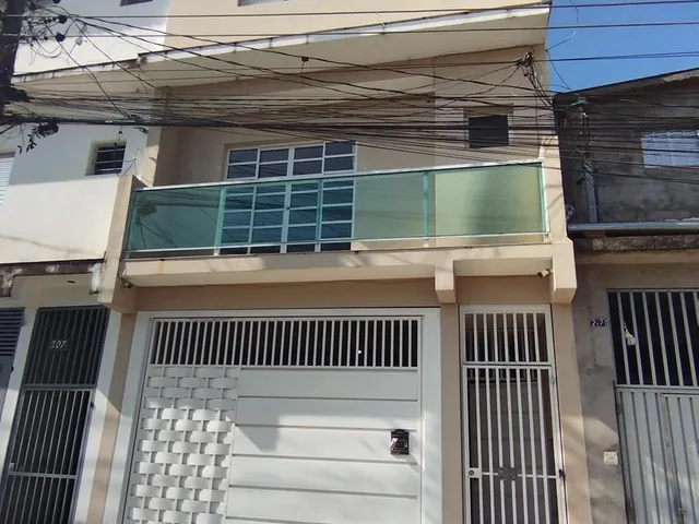 Casa com 200m² 3 quartos e 3 banheiros, para alugar, no bairro Jardim Leonor em Cotia
